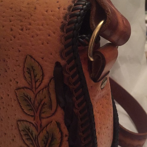 Vintage Tooled Shoulder Bag - Picture 6 of 8